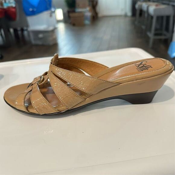Sofft Women Sofft Women\'s Tan Slide Sandals Wedge Heel Metal Accents‎ Casual size 10